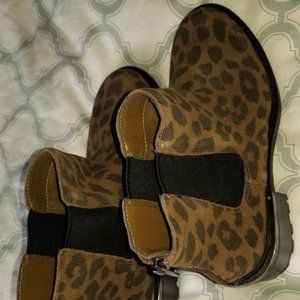 Vince Camuto Leather or Suede Chelsea Boots - Kelivena Leopard Size 8